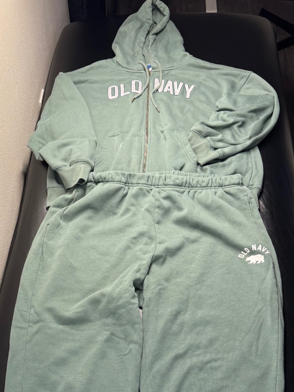 Old Navy Women's Sweatsuit Set Zip Hoodie & Jogger Sweatpants Sage Green